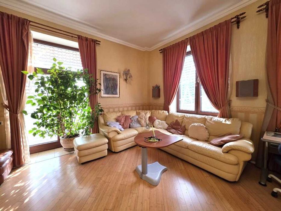 Без комиссии! 3-х комн квартира пр Гагарина Французский бульвар Гараж