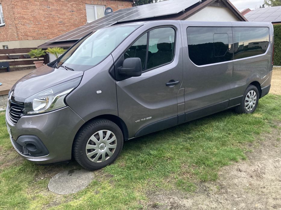 Renault Trafic 9 Long, uszkodzony silnik