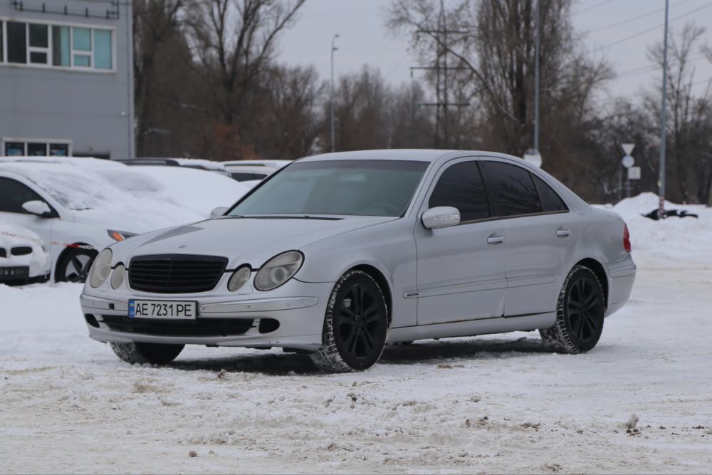 Mercedes Benz w211