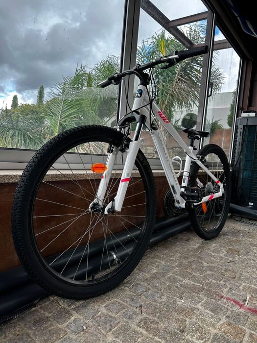 Bicicleta Rockrider ST 100 (BTT/Mountain Bike)