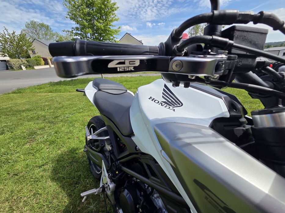 Honda Cb125R imaculada