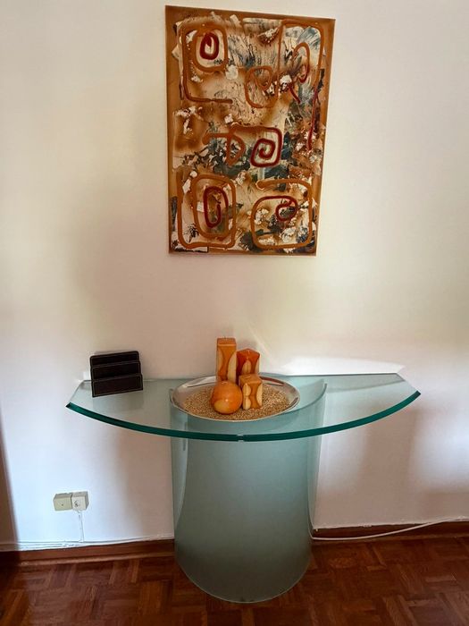 Mesa de Apoio / Consola em Vidro Fosco – Design Moderno