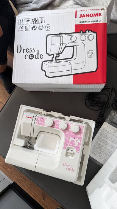 Швейна машина JANOME Dress Code
