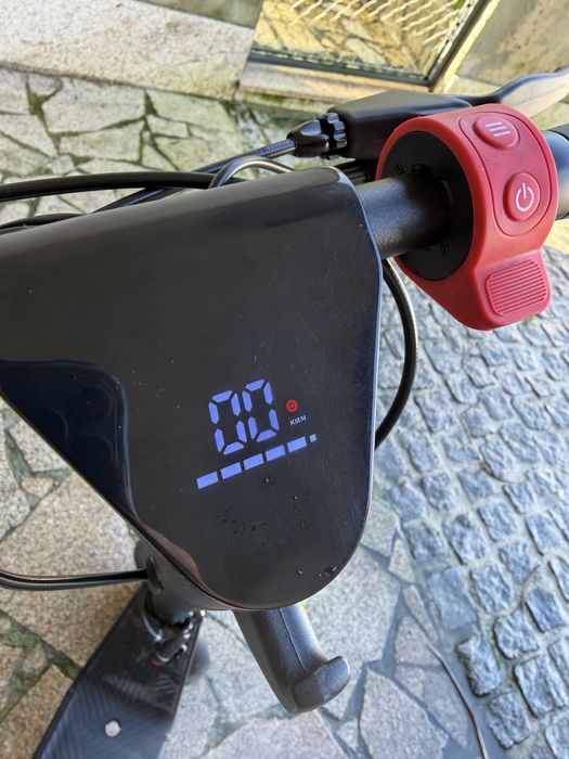 Trotinete elétrica como nova