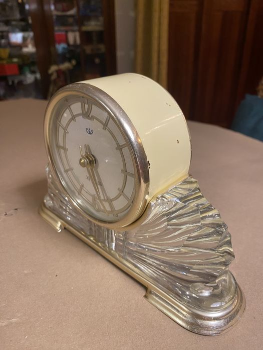 Relógio de Mesa Soviético, modelo ‘Kristal’. Art déco.