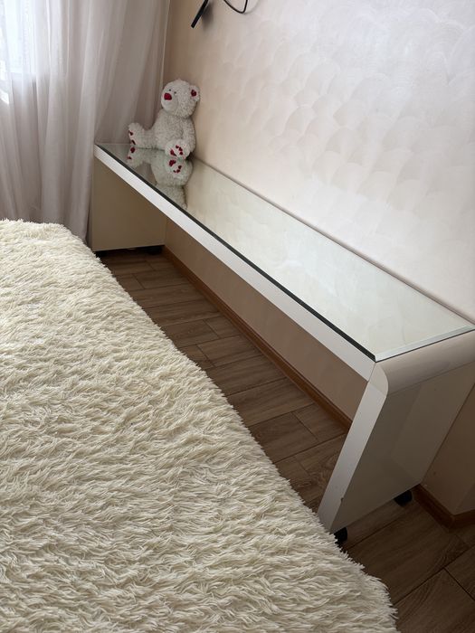 Продам итальянский спальный гарнитур