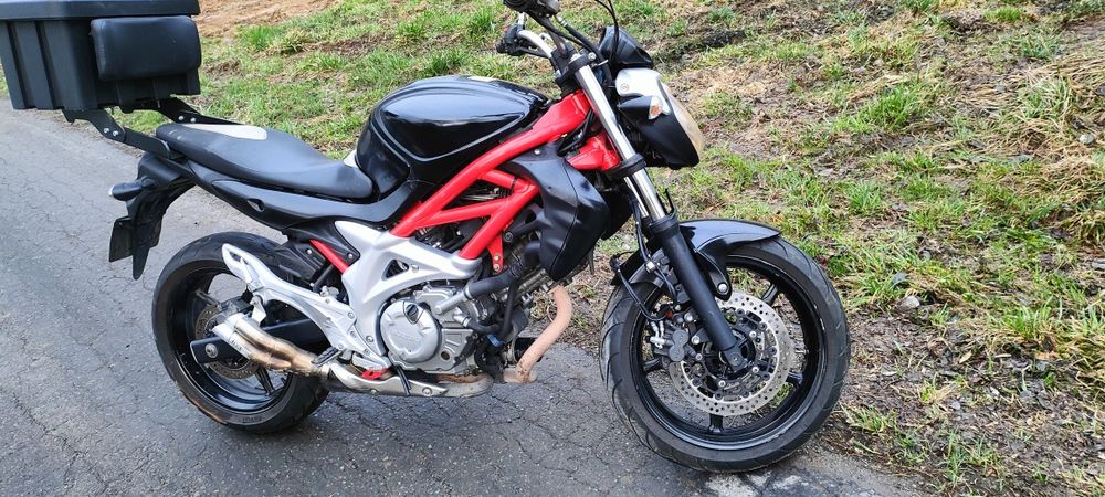 Suzuki gladius sfv650