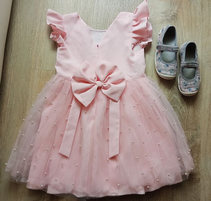 2 Sukienki, spódnica i rajstopy  rozm 104-110 cm