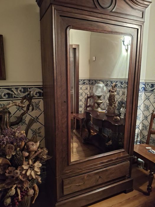 Vendo móveis e louças  VA ,Sacaven,