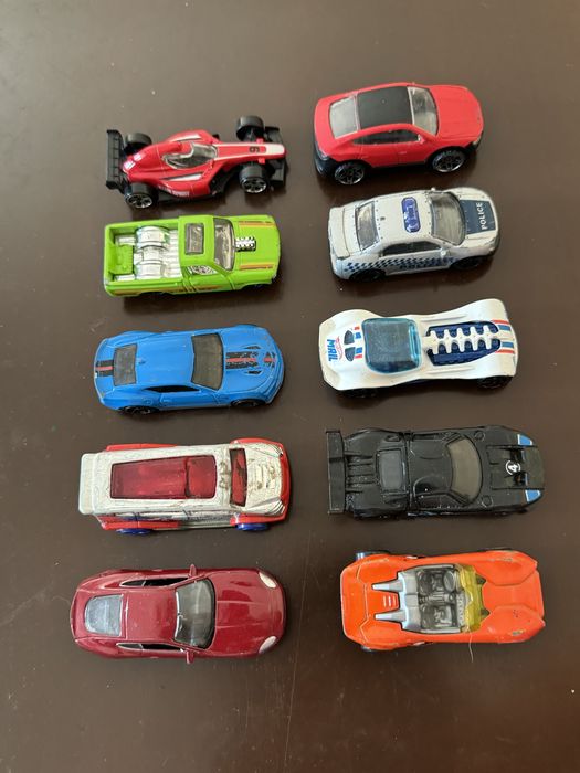 Машинки (модельки ).