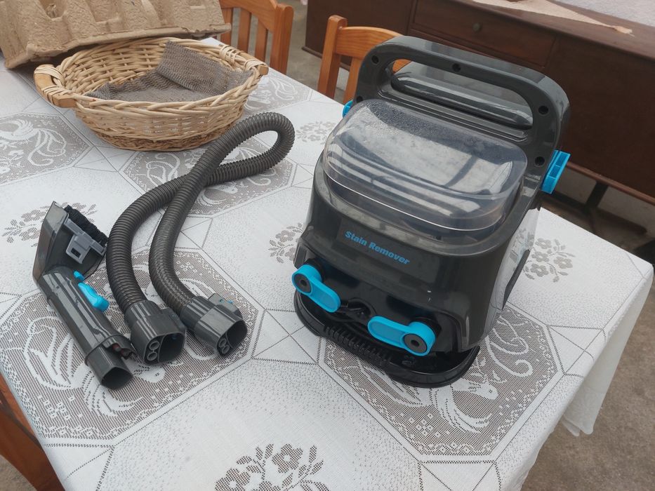 Vendo maquina de limpar e lavar estofos