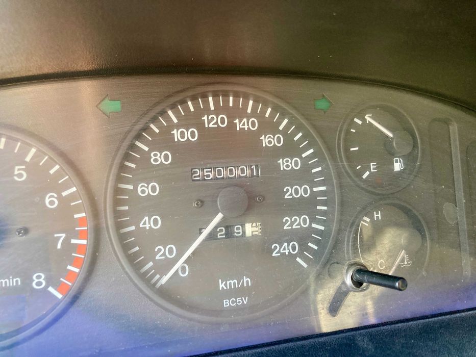 Mazda 323 1997 продаж