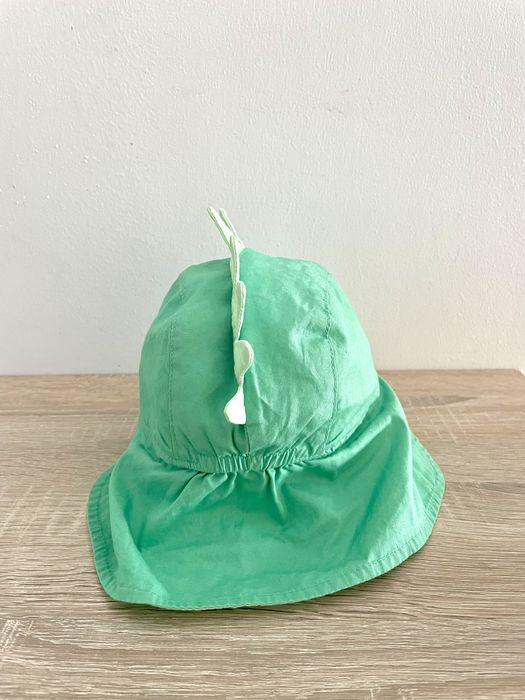 Nowa czapka niekowlęca