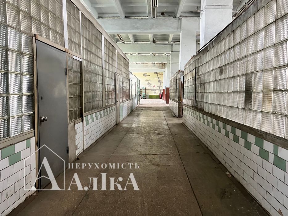 Продам велике Виробниче приміщення неподалік центру