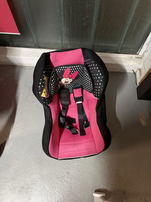 Cadeira auto Minnie 9-18kg em bom estado – 40€
