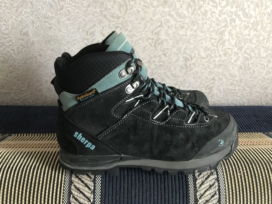 Трекінгове взуття Sherpa , по устілці 24-24,5 см