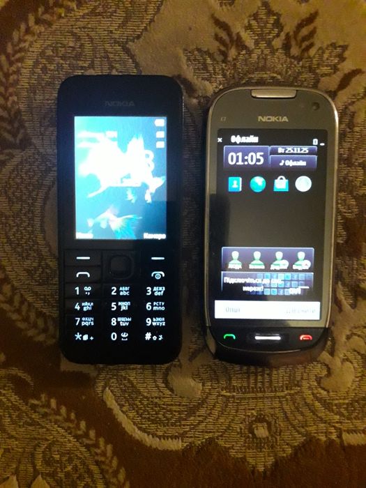 Продаж двох телефонів Нокіа