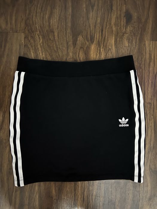 міні спідниця adidas