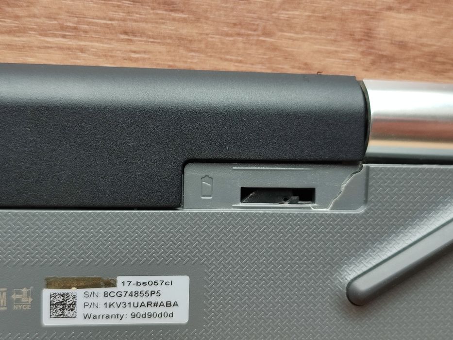 Ноутбук HP 17-bs057cl

Дисплей: 17.3" HD+

Процесор: Intel Core