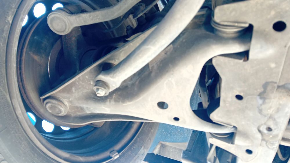 Braço de suspensão frente esquerdo DACIA Dokker (0S_)