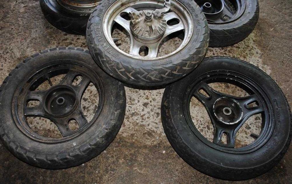 Колесо на скутер Honda dio або садову тачку для господарства