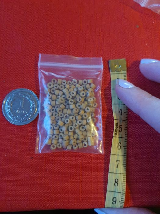 Malutkie drobniutkie drewniane koraliki
