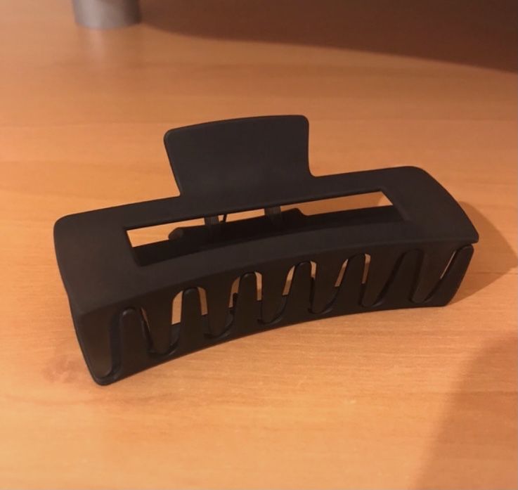 Mola de cabelo preta – funcional e prática