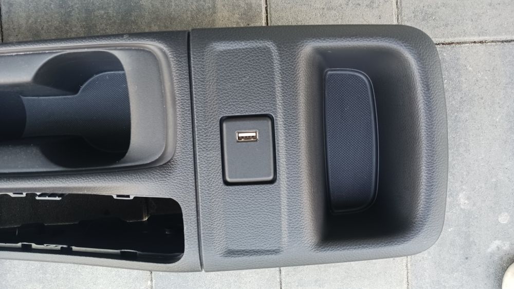 Tunel środkowy Astra K EUROPA