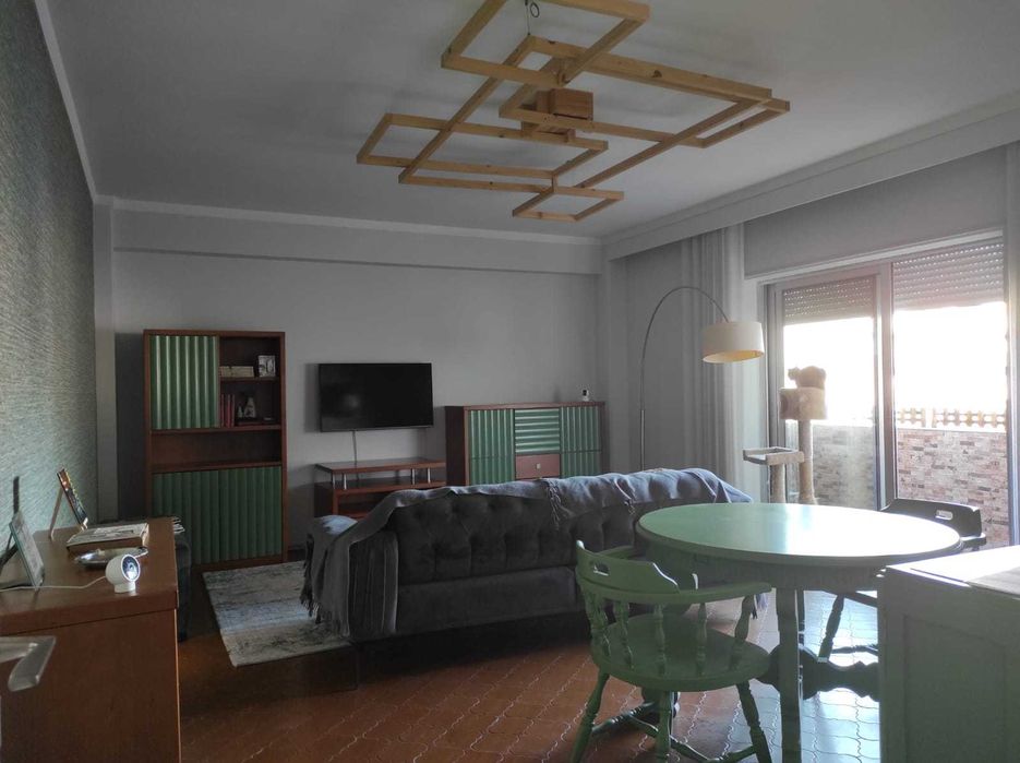 DISPONÍVEL EM AGOSTO/26 - Apartamento T2 para arrendamento - Centro Comercial Villa