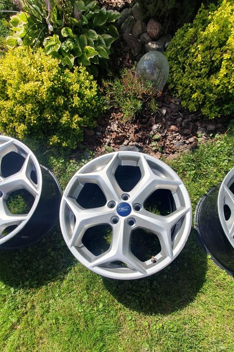oryginalne felgi aluminiowe Ford Focus ST 18"  5x108 8J ET55