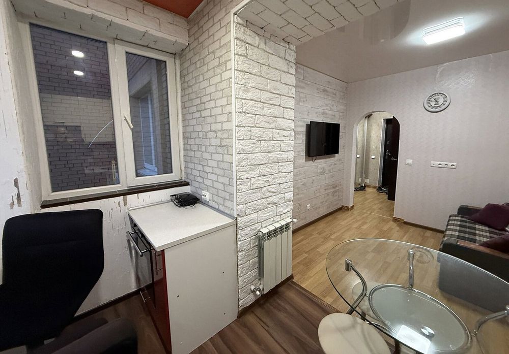 Продам терміново ! Квартира з ремонтом меблями та технікою, 1-кімн., 37 м², Ірпінь. Поруч центральний парк