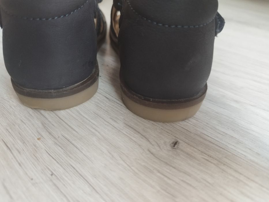 Sandały skórzane Lasocki Kids r. 23