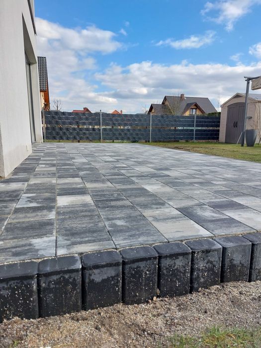 Układanie kostki brukowej uslugi minikoparką