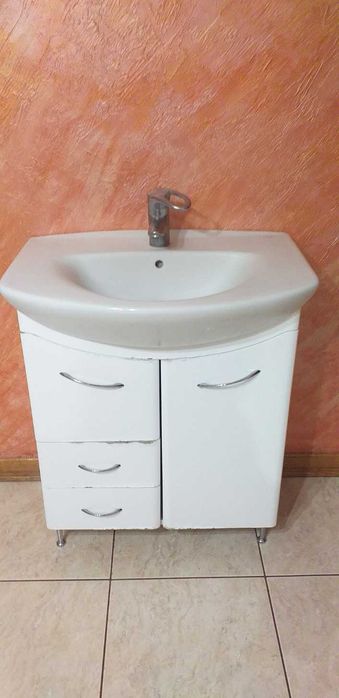 Okazja pilnie szafka z umywalką i baterią Hit  100 zł