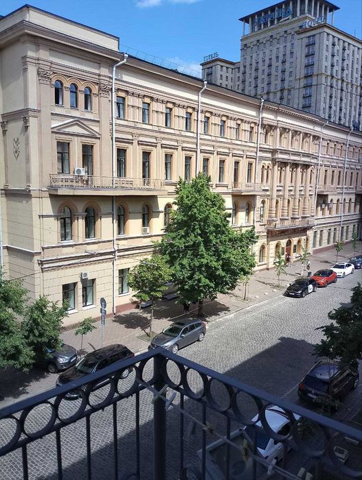 Хрещатик та Майдан Незалежності