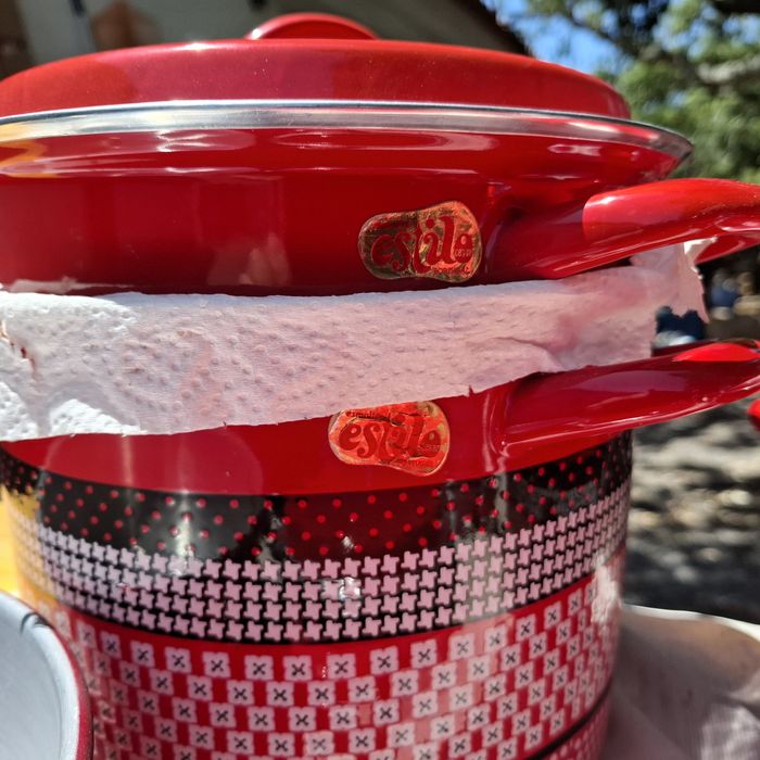 Vintage kitchen set, never used430225175767296002