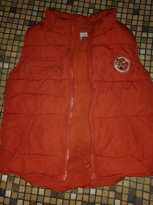 Курточки разные детские, желетка и ветровка