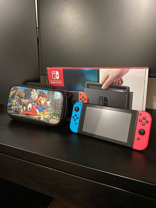Nintendo Switch V1 + Acessórios (Com Caixa)