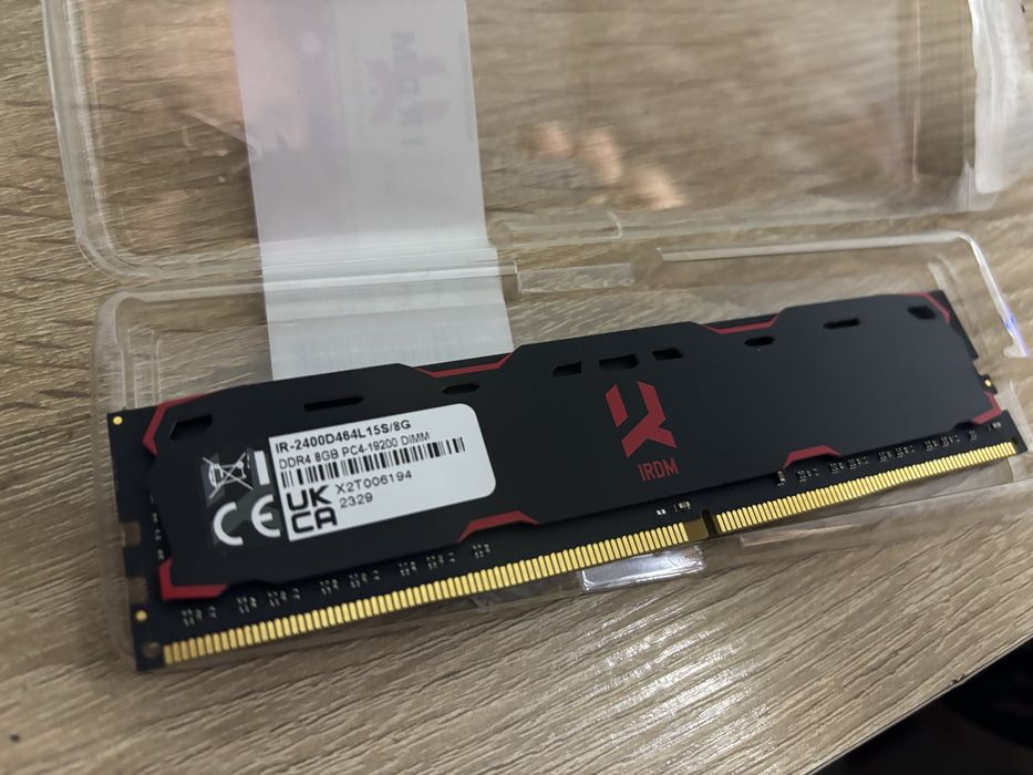 Оперативна памʼять Goodram IRDM DDR4 8GB 2400MHz