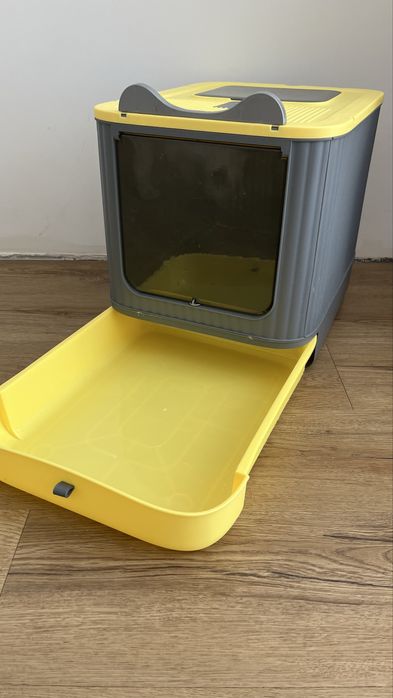 Закритий туалет для кота