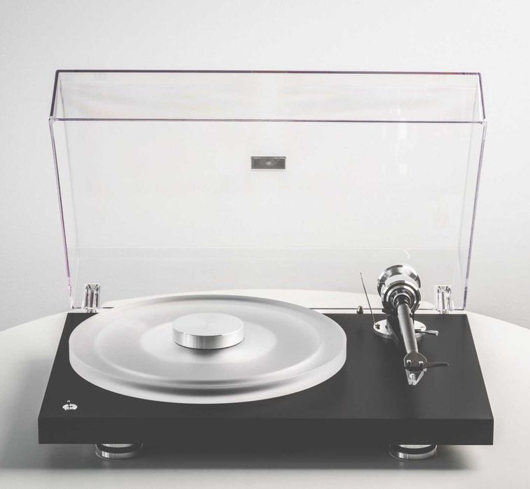 Pro-Ject Debut Reference 10  gramofon z 10-calowym hybrydowym ramieniem