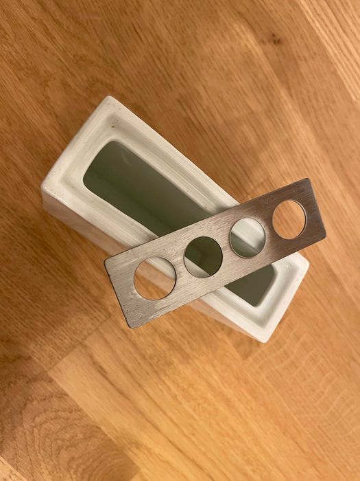 Suporte para Escovas de Dentes em Cerâmica e Metal