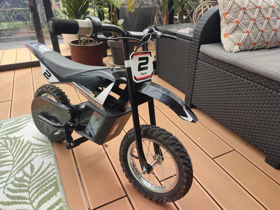 Motorek elektryczny RAZOR MX125 Dirt czarny
