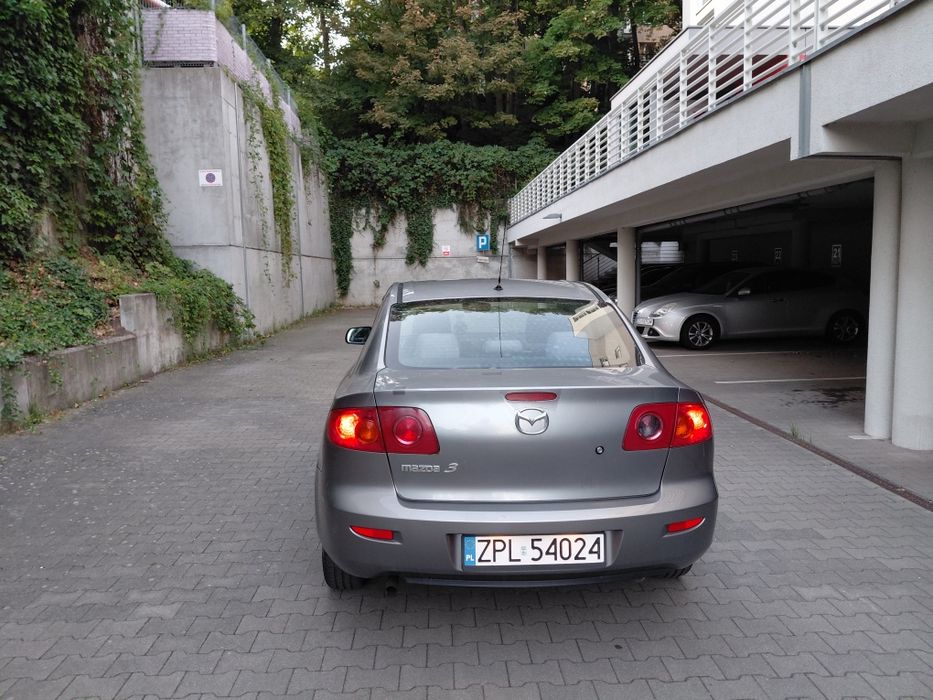 Mazda 3; silnik 1.6; rocznik 2004; sedan
