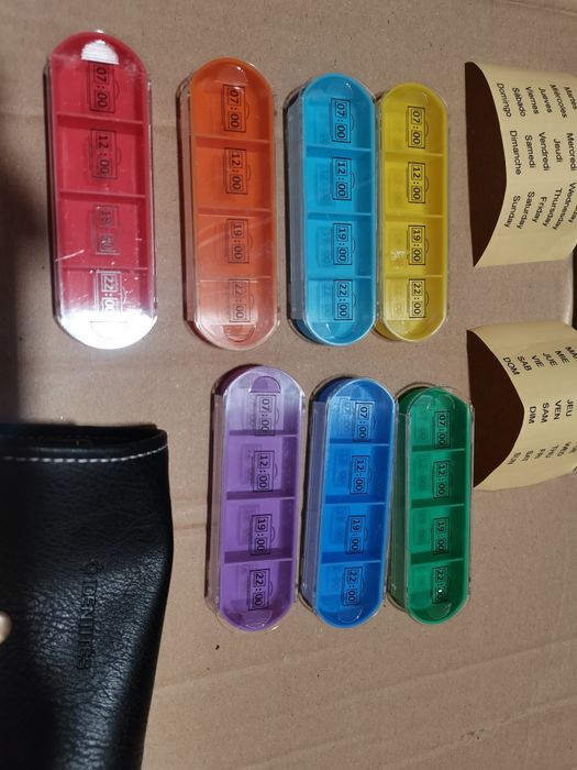 Organizer pojemniki na tabletki 7szt