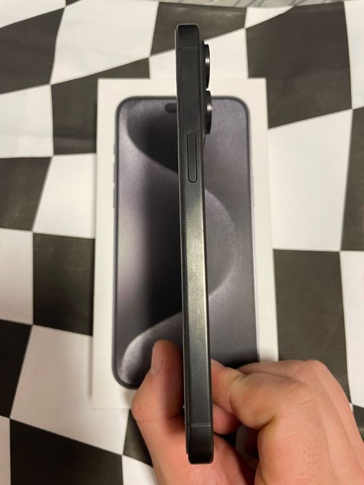 Sprzedam iPhone 15 pro max 256Gb