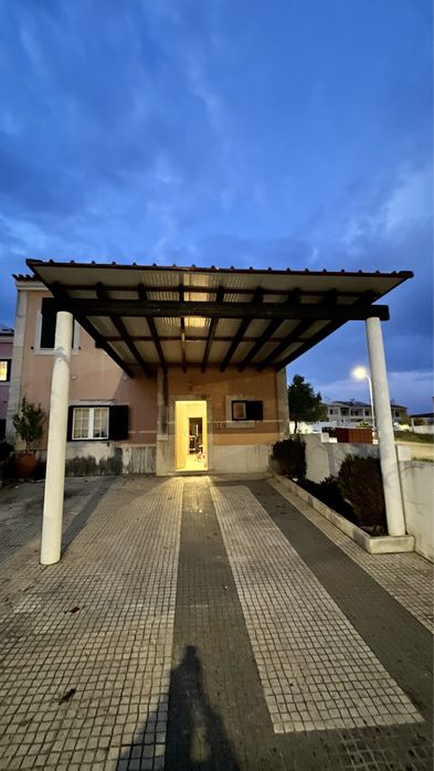 Capoto e remodelação casas - Pedreiros, canalizador, carpinteiro.