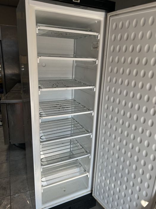 Морозильна  шафа Tefcold