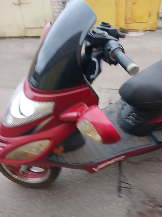 Скутер MX  150F красного цвета