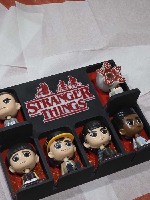 Expositor Stranger Things – MCDonalds | Série Collectibles